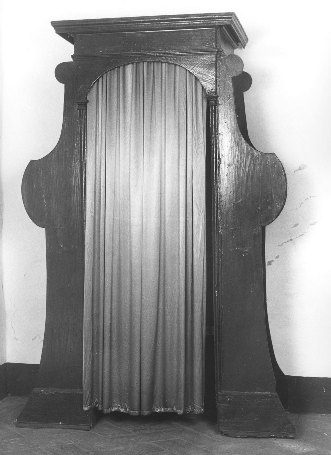 confessionale - bottega toscana (sec. XIX)