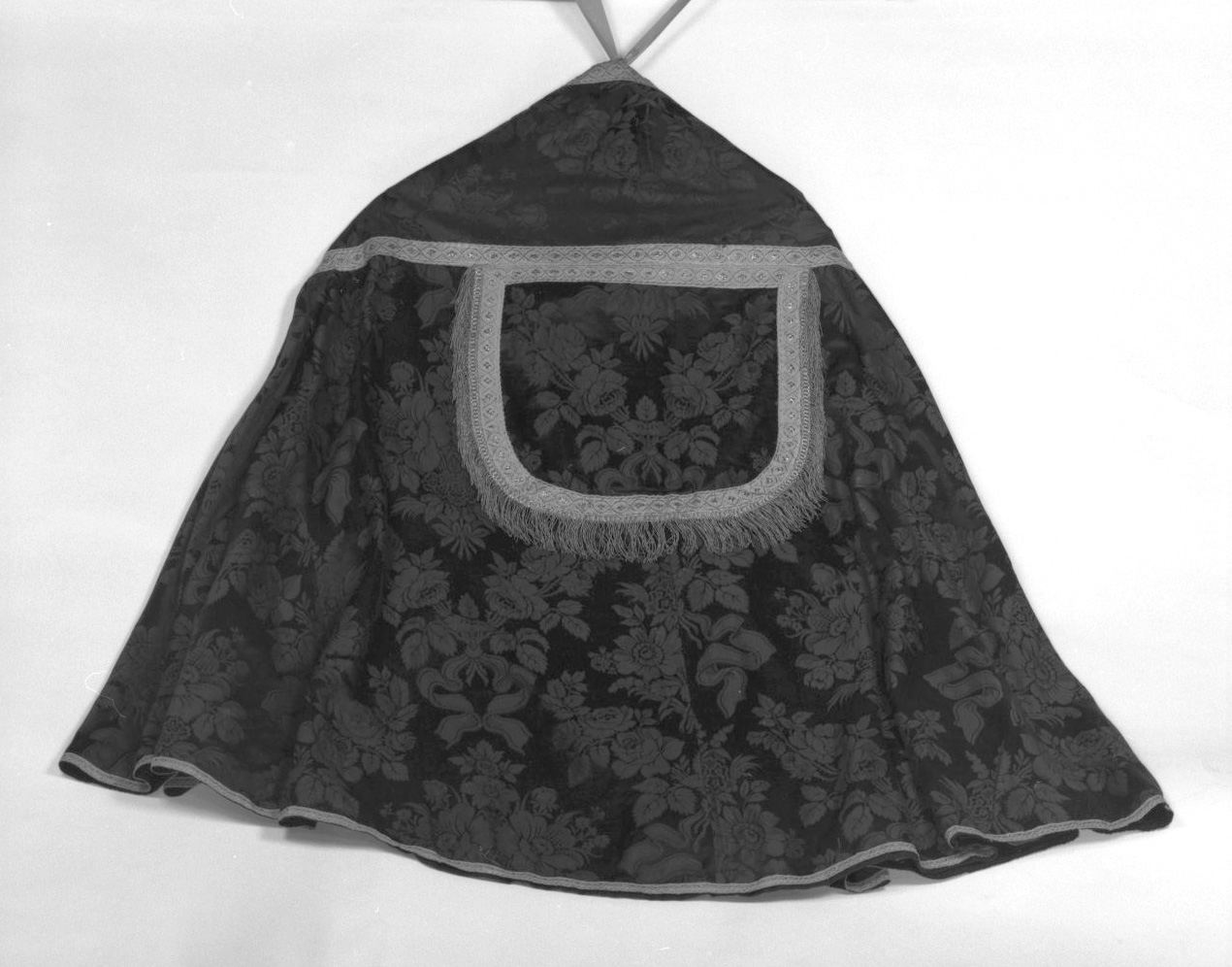 motivi decorativi floreali (piviale) - manifattura italiana (seconda metà sec. XIX)