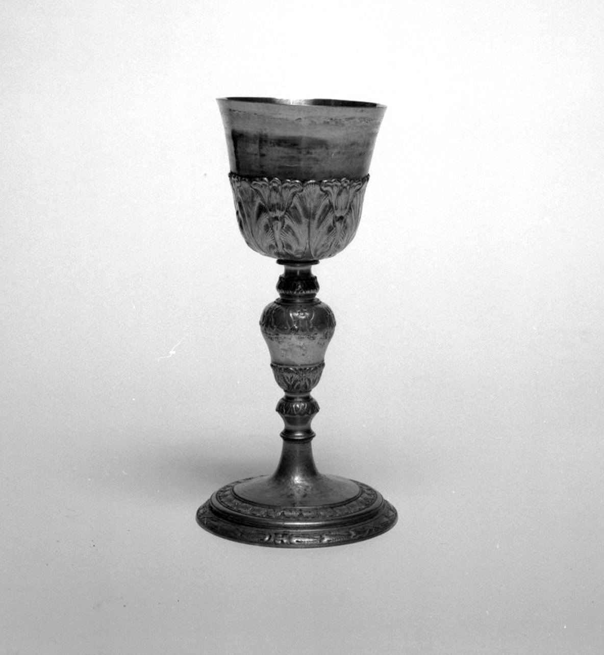 motivi decorativi a foglie d'acanto (calice) - manifattura toscana (metà sec. XVII)
