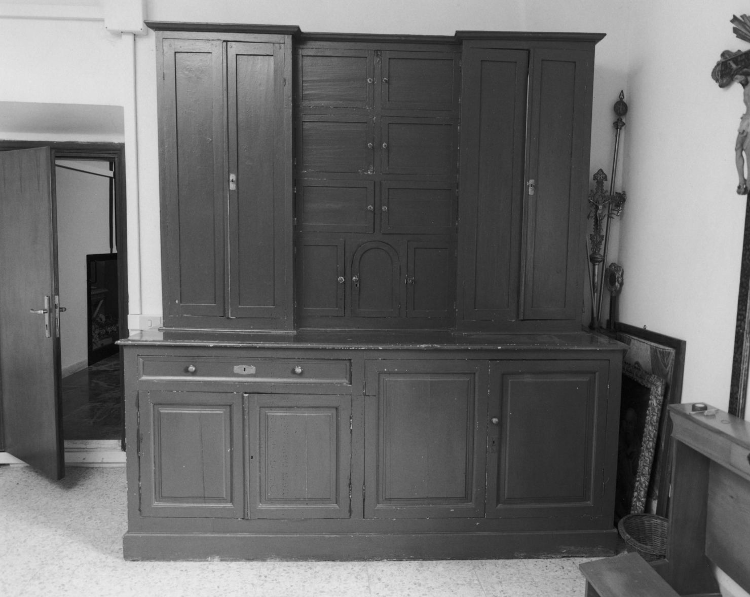 mobile da sacrestia - bottega toscana (seconda metà sec. XIX)