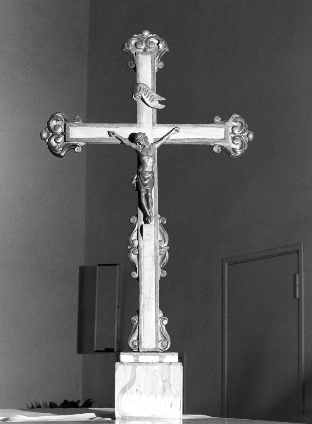 Cristo crocifisso (croce d'altare) - bottega toscana (sec. XVIII)