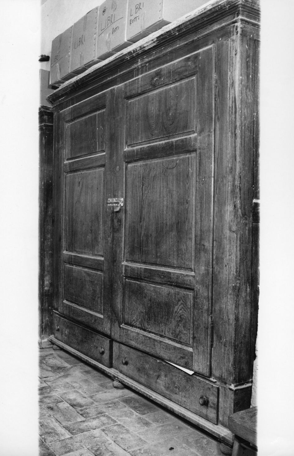 armadio, opera isolata - bottega amiatina (sec. XIX)