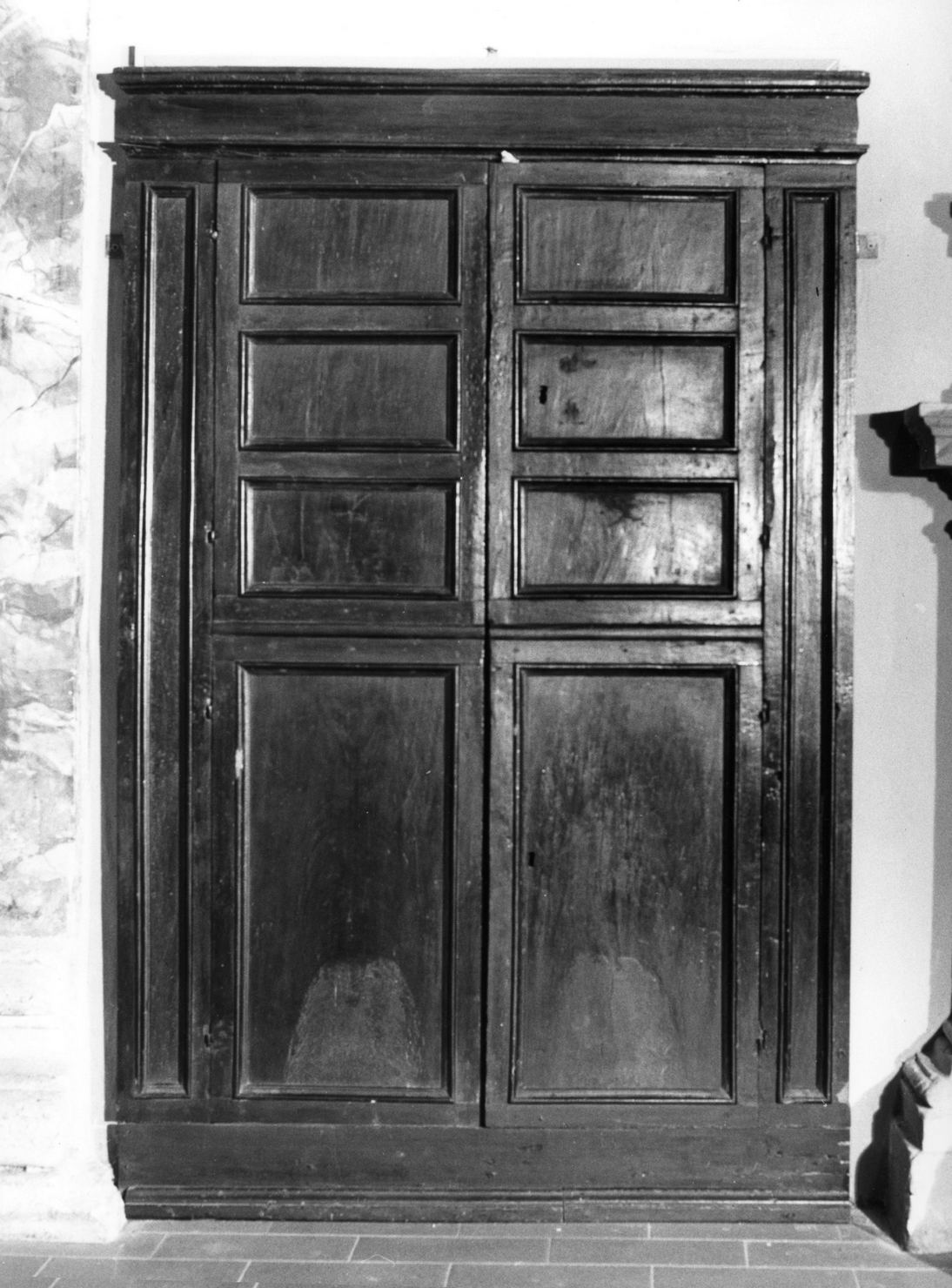 armadio - a muro, serie - bottega amiatina (sec. XVIII)