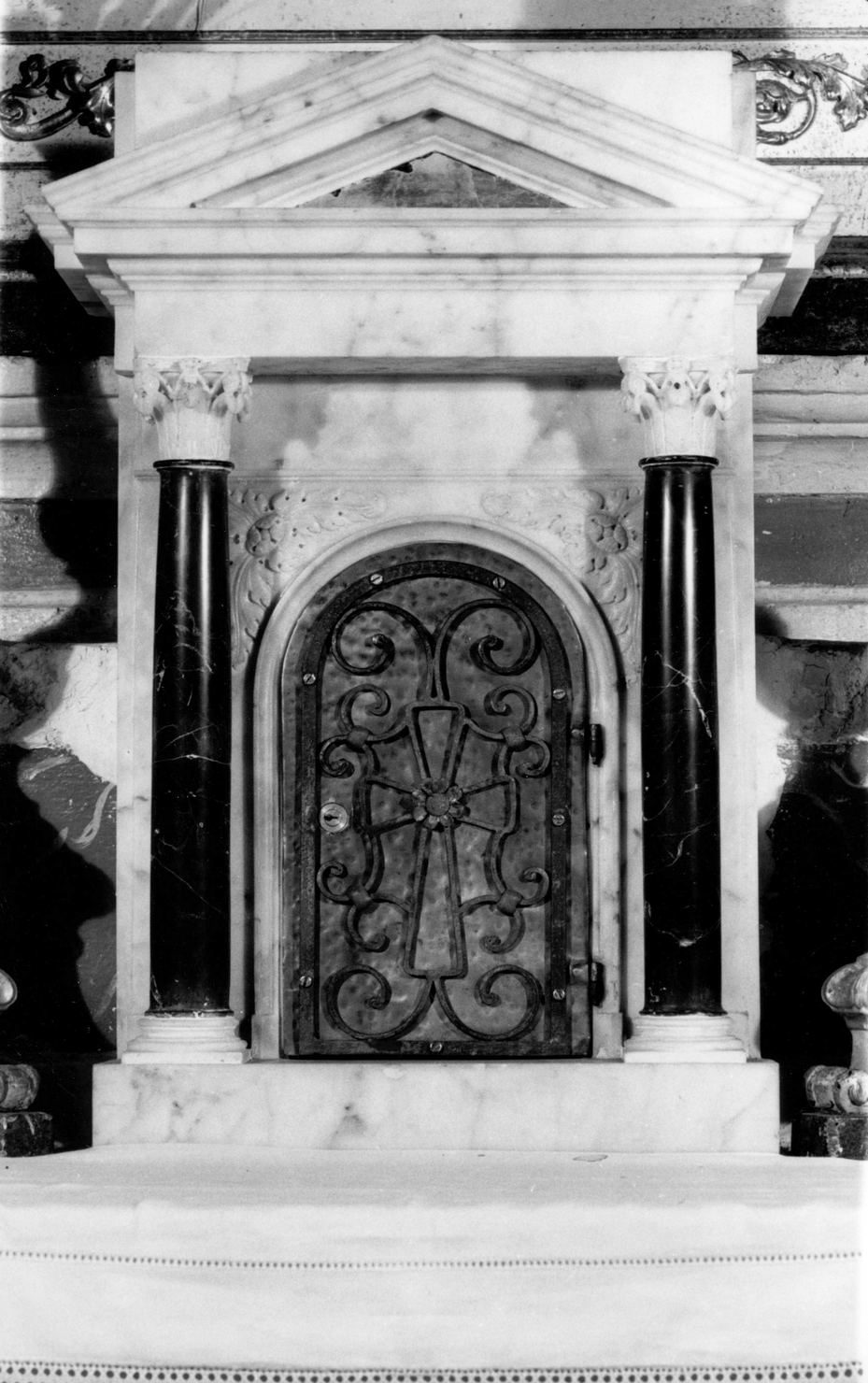 tabernacolo - a frontale architettonico, opera isolata - bottega toscana (seconda metà sec. XX)