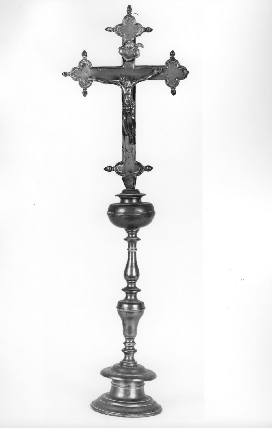 Cristo crocifisso (croce d'altare) - bottega toscana (secc. XVII/ XVIII)