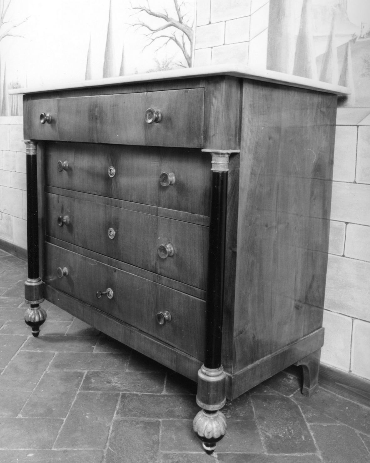 cassettone - bottega toscana (prima metà sec. XIX)