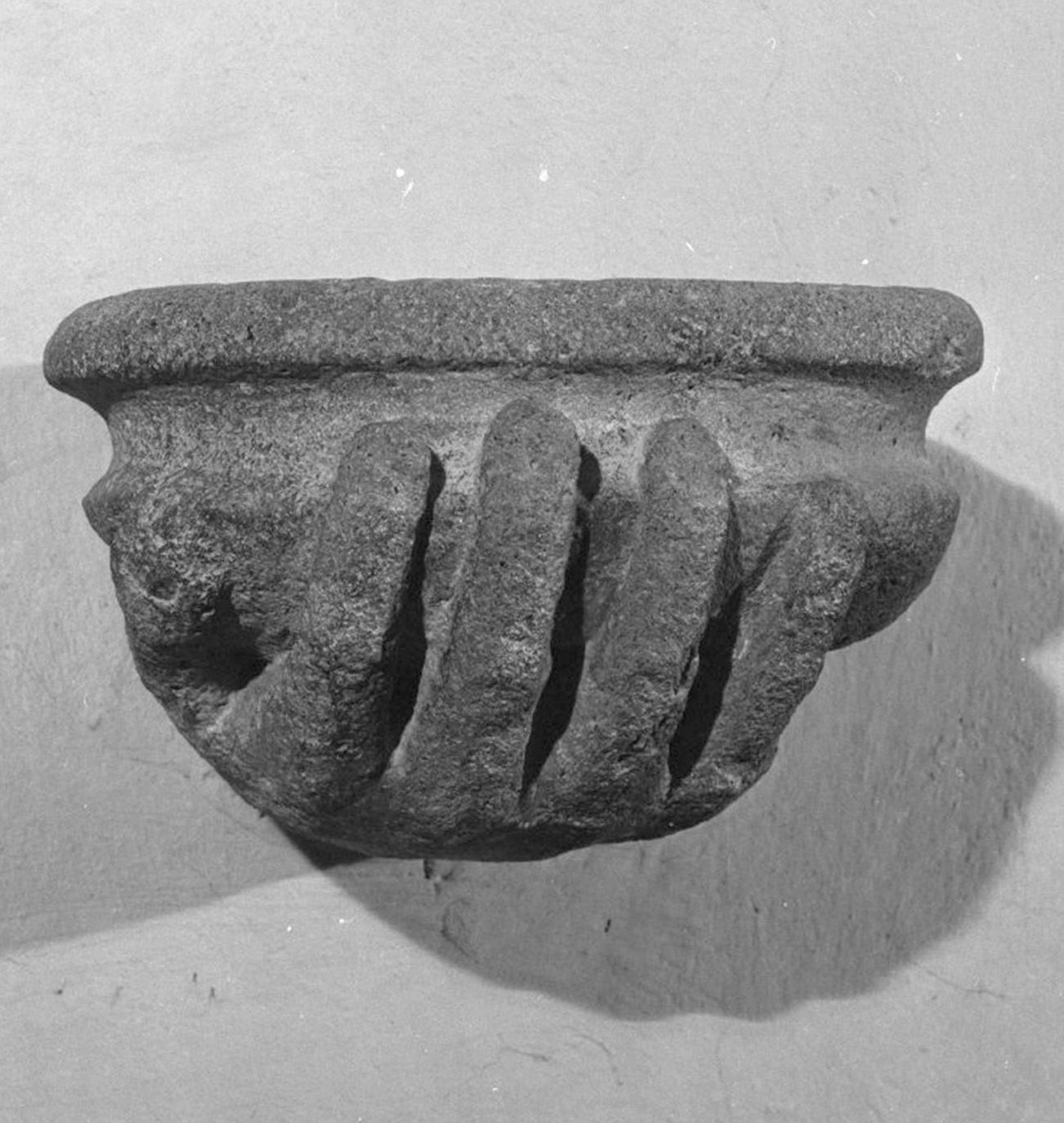 acquasantiera - bottega toscana (sec. XVII)