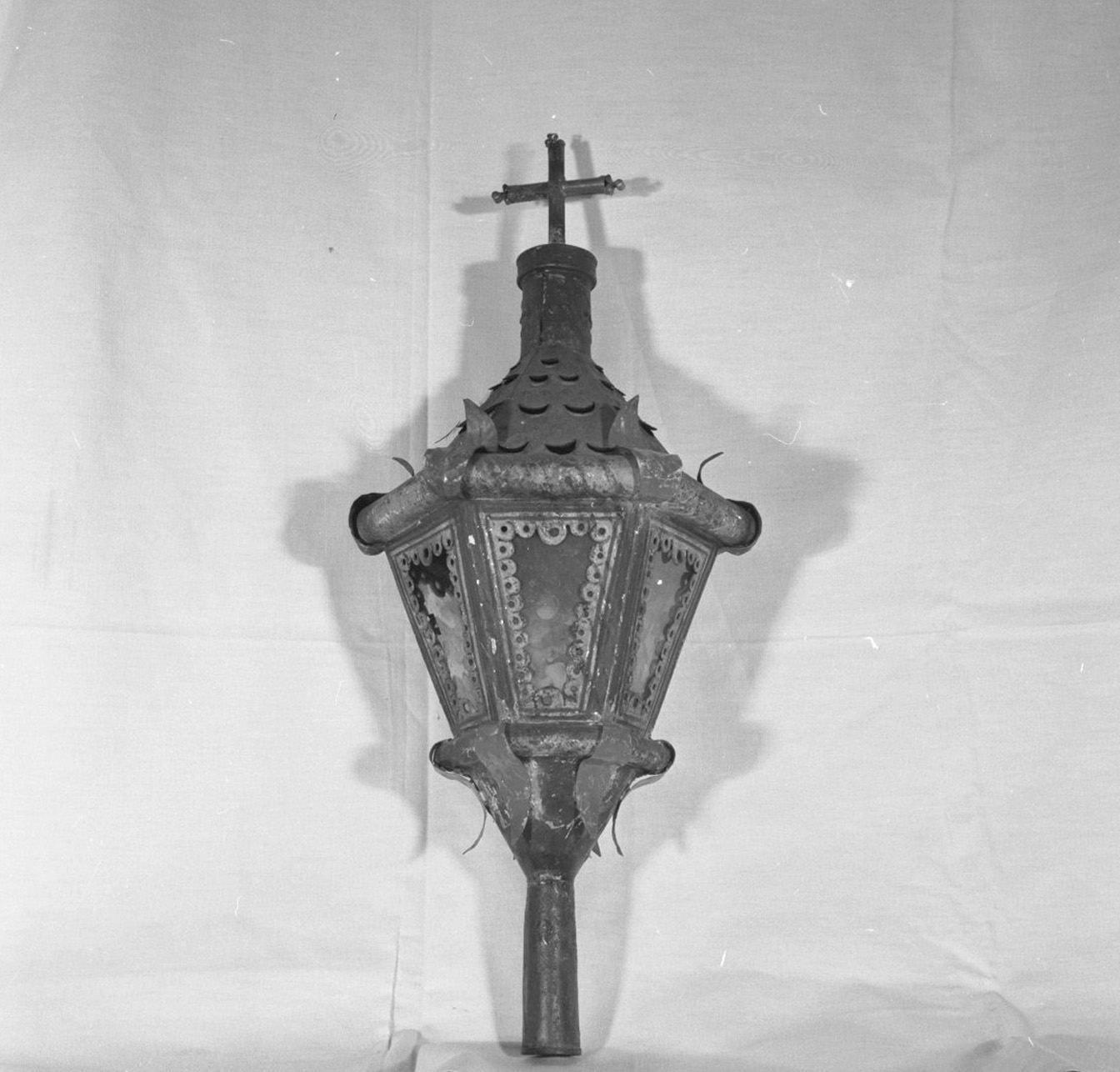 lanterna processionale, serie - bottega toscana (sec. XVII)