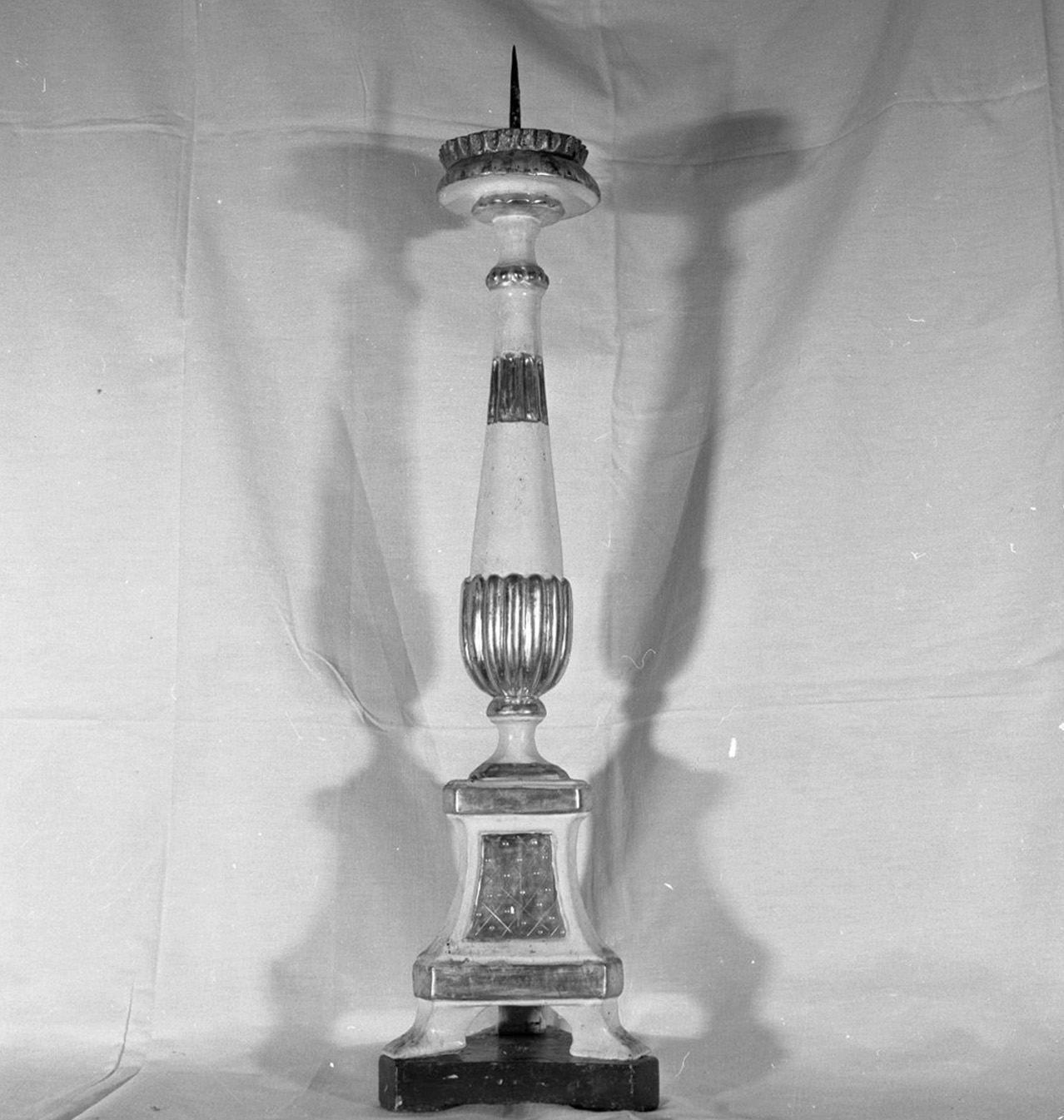 candeliere, serie - bottega toscana (sec. XIX)