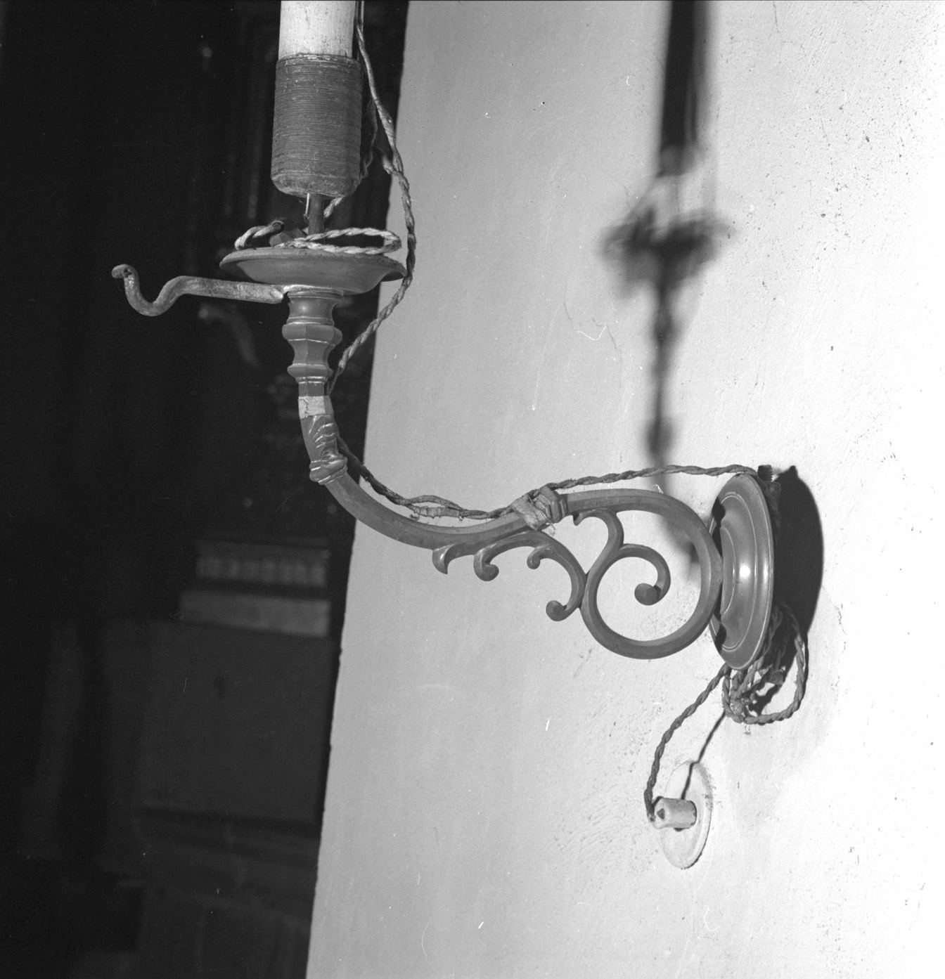 candeliere da parete, serie - bottega toscana (sec. XVIII)