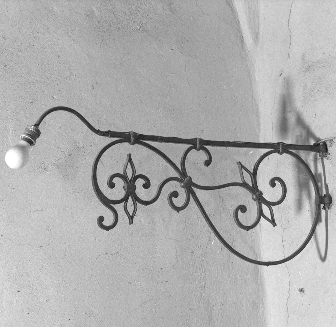 candeliere da parete, serie - bottega toscana (sec. XX)