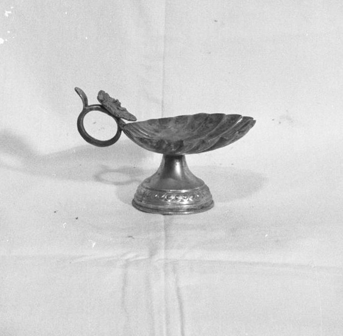 conchiglia battesimale - bottega toscana (fine/inizio secc. XVIII/ XIX)