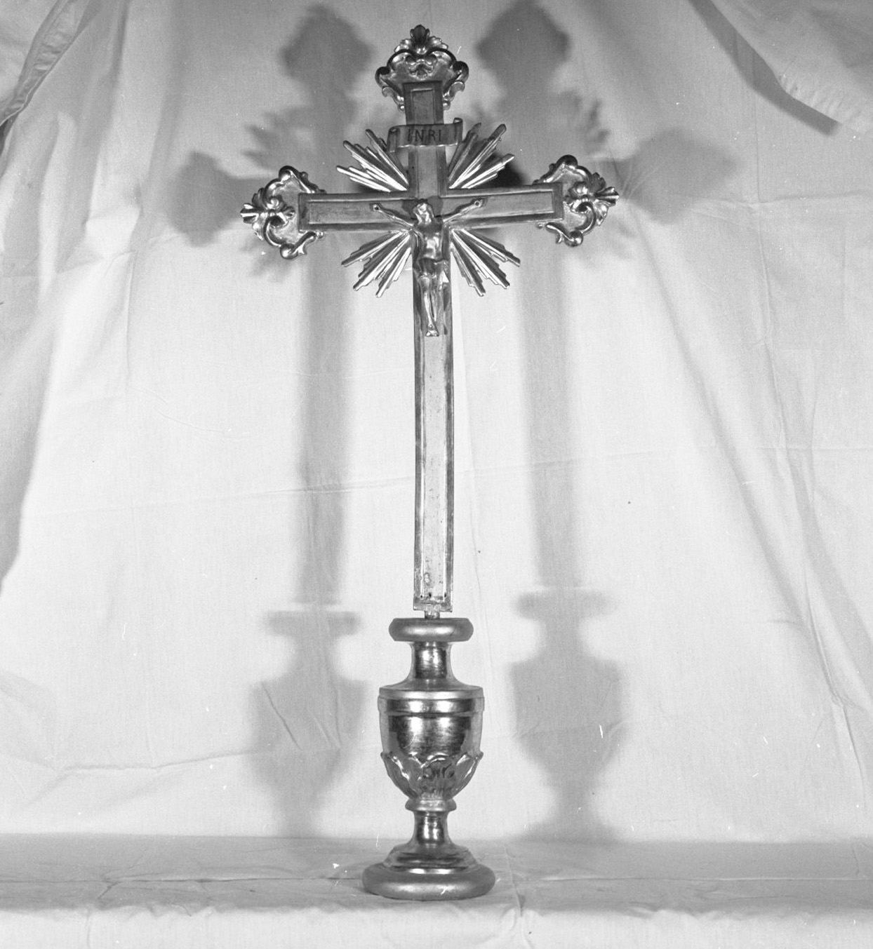 Cristo crocifisso (croce d'altare) - bottega toscana (sec. XVIII, sec. XIX)