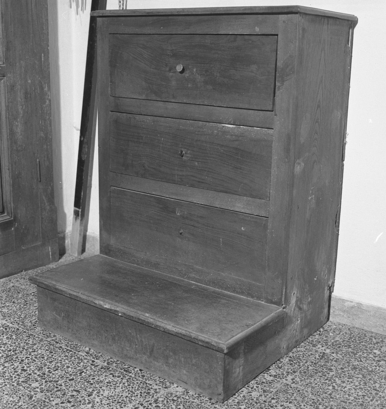 inginocchiatoio - bottega toscana (fine/inizio secc. XVIII/ XIX)