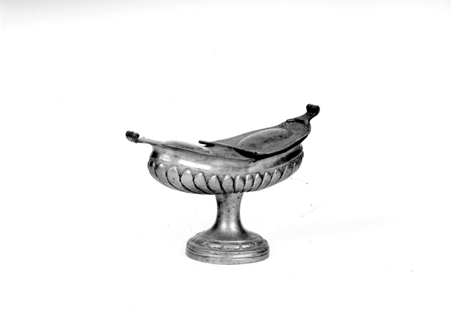 navicella portaincenso - bottega toscana (prima metà sec. XIX)