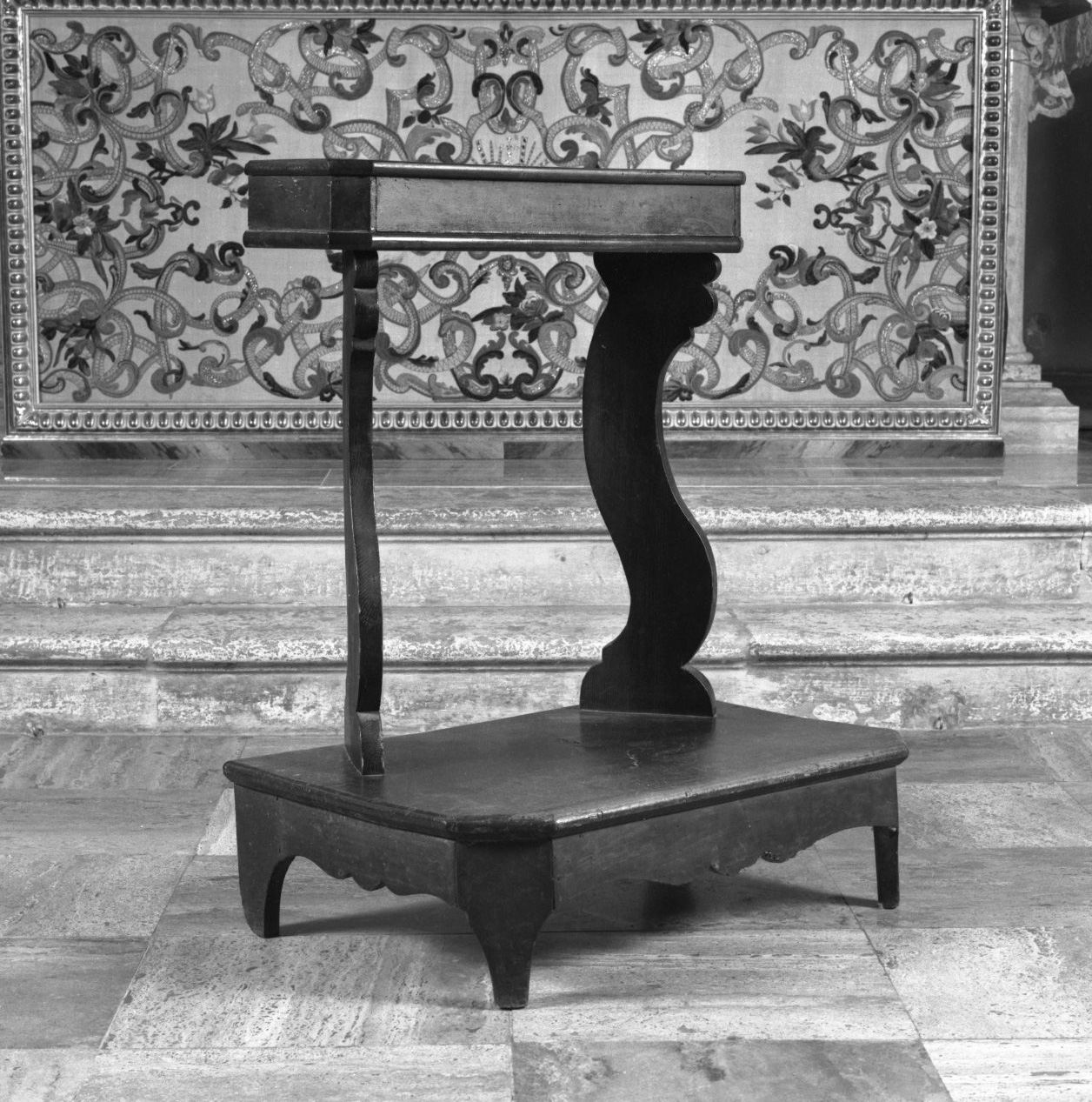 inginocchiatoio - bottega toscana (prima metà sec. XIX)