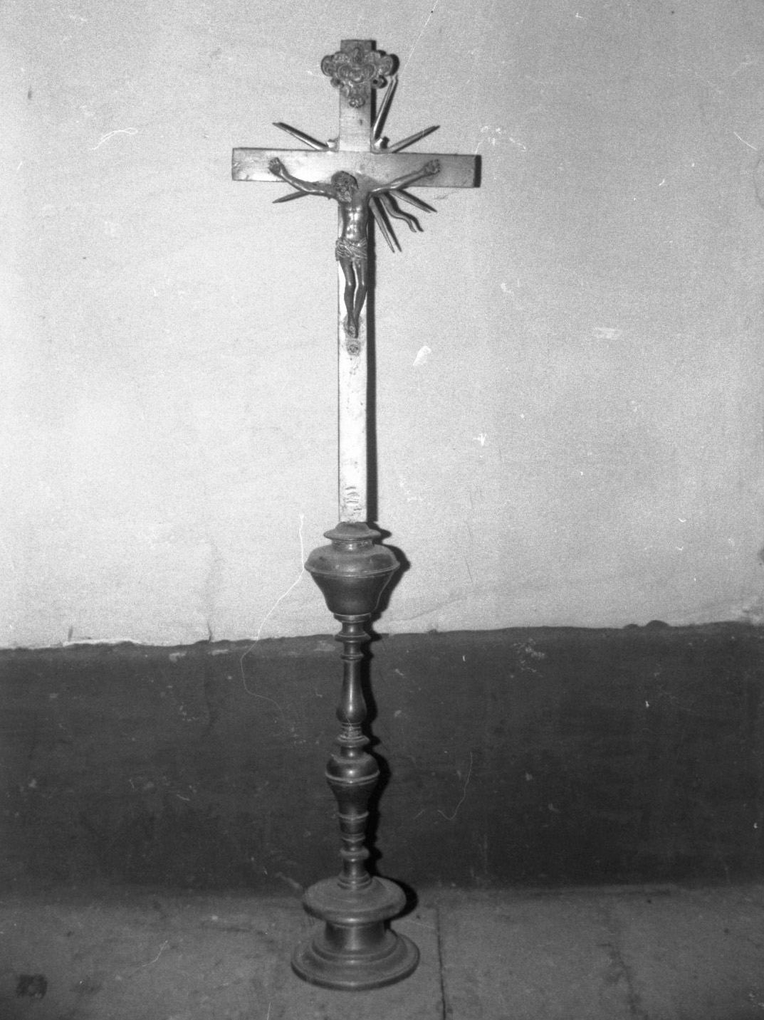 Cristo crocifisso (croce) - bottega toscana (sec. XVII)