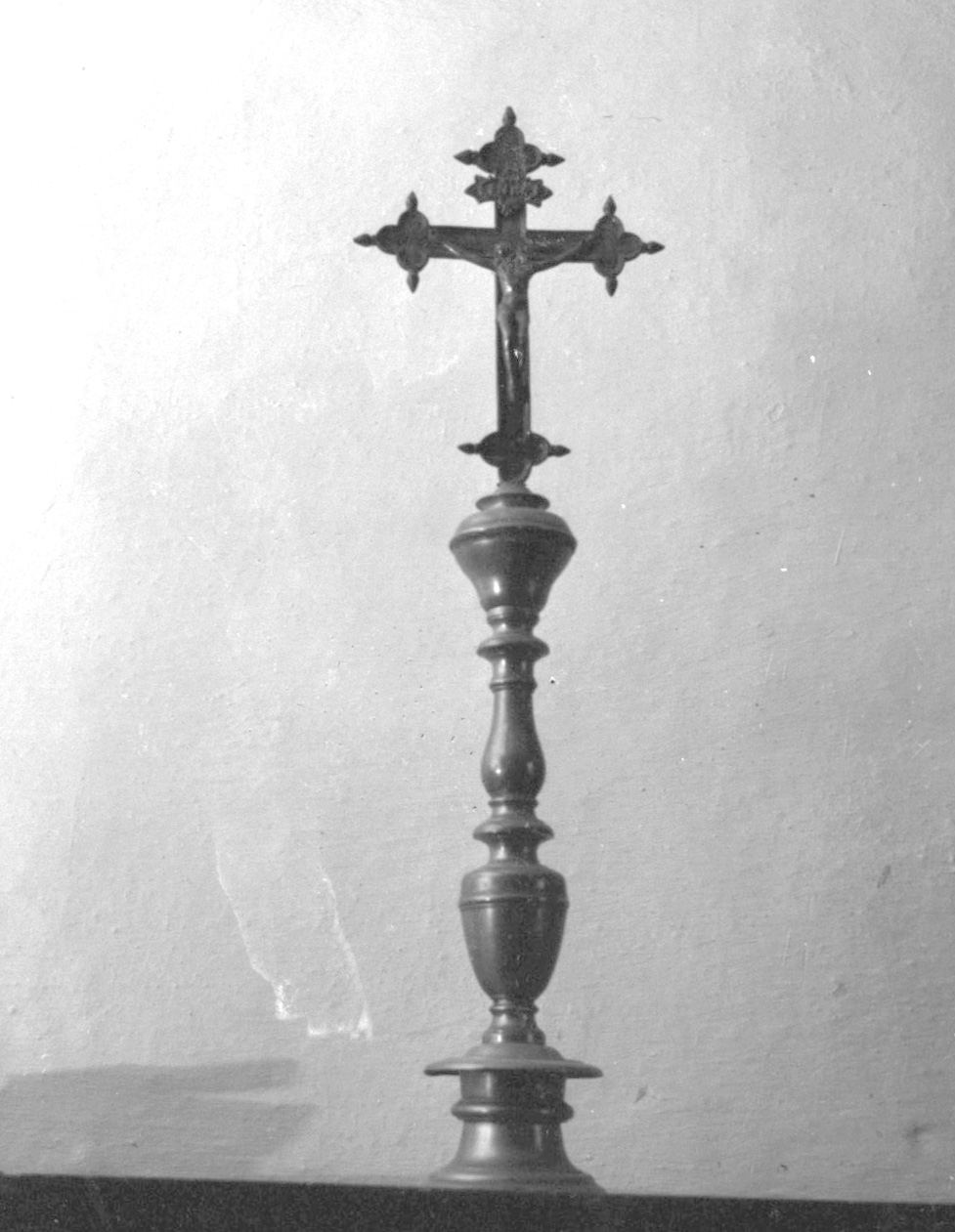 Cristo crocifisso (croce d'altare) - bottega toscana (sec. XVII)