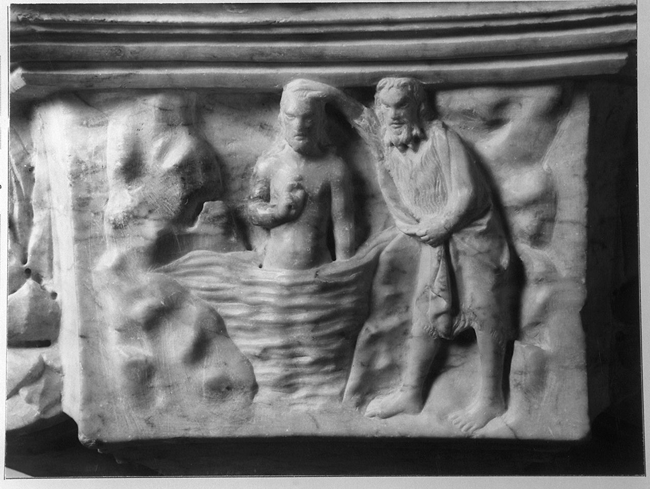 fonte battesimale - a fusto di Giovanni di Agostino (sec. XIV)