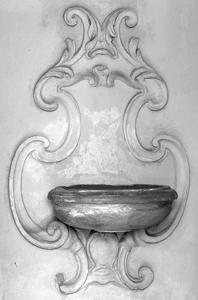 acquasantiera da parete, serie - bottega toscana (sec. XVIII)