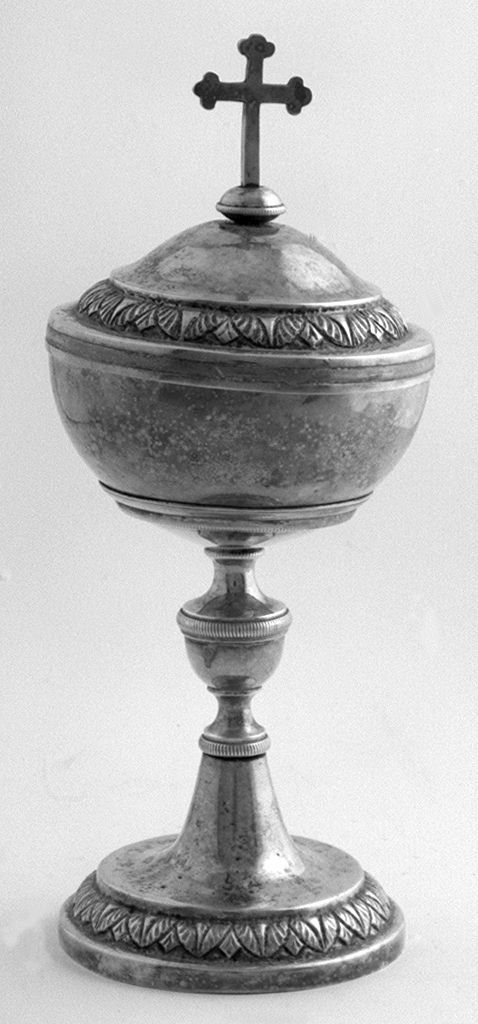 motivi decorativi vegetali stilizzati (pisside) - bottega toscana (sec. XIX)