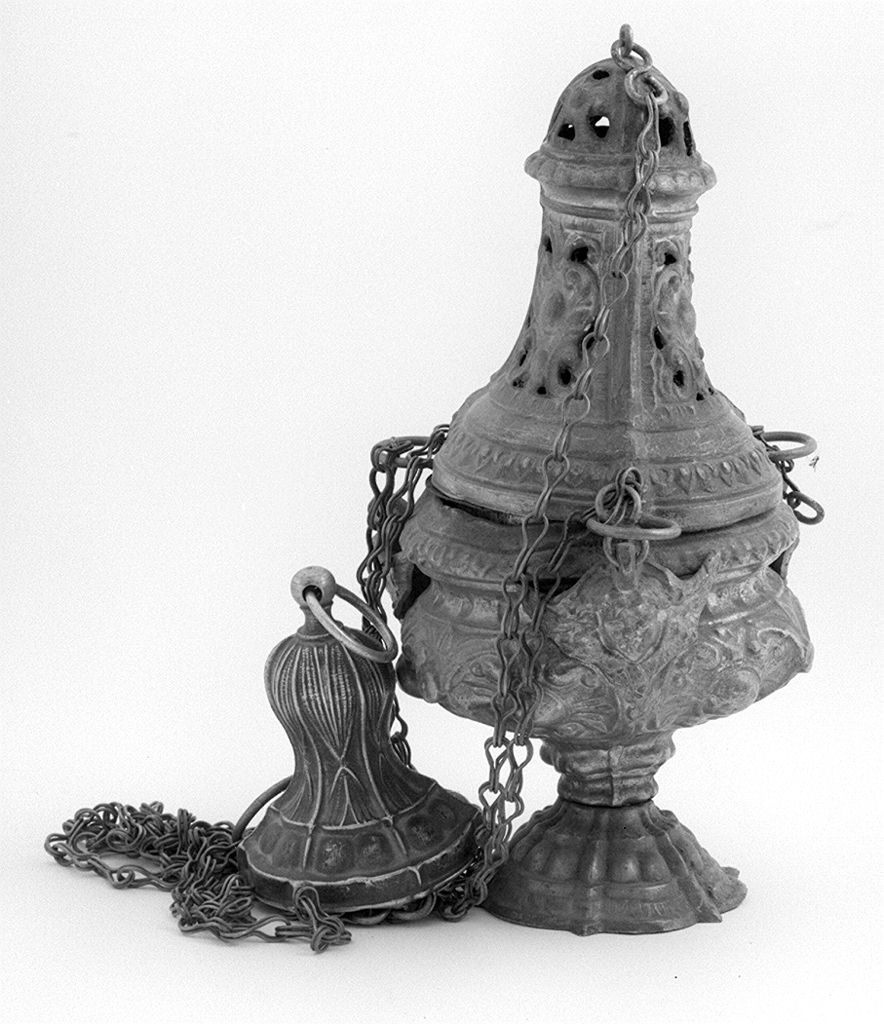 motivi decorativi vegetali con putti alati (turibolo, elemento d'insieme) - bottega toscana (secc. XIX/ XX)