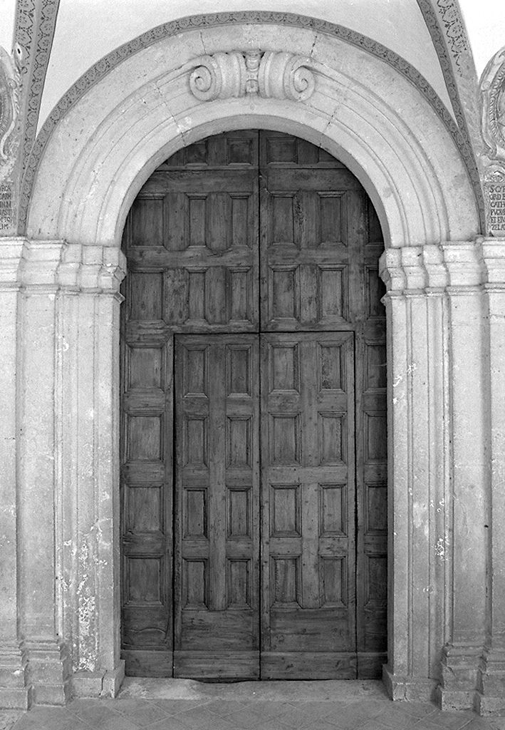 motivo decorativo a volute (portale, elemento d'insieme) di Scalza Ippolito (sec. XVII)