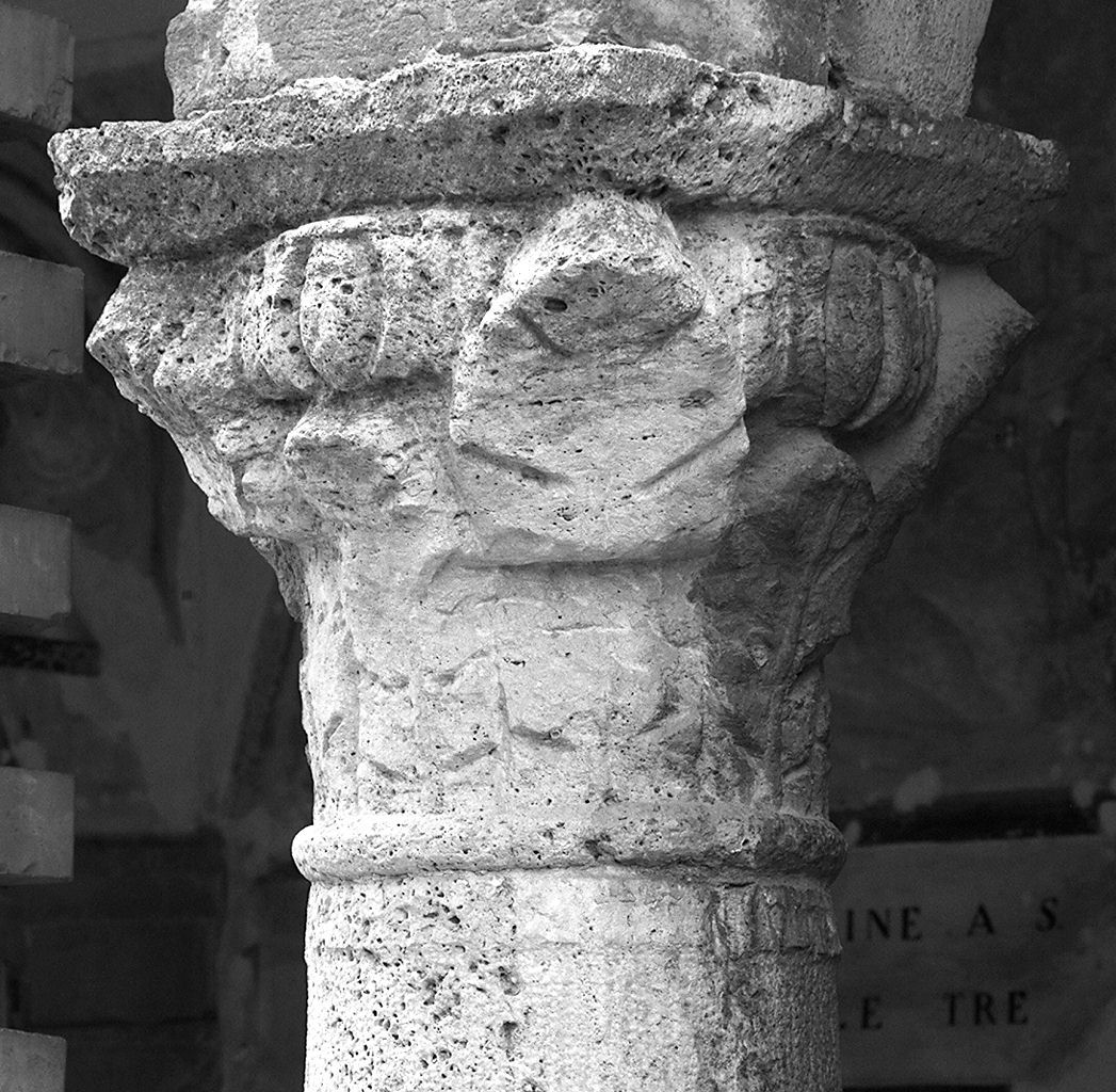 capitello, elemento d'insieme - ambito toscano (sec. XVI)