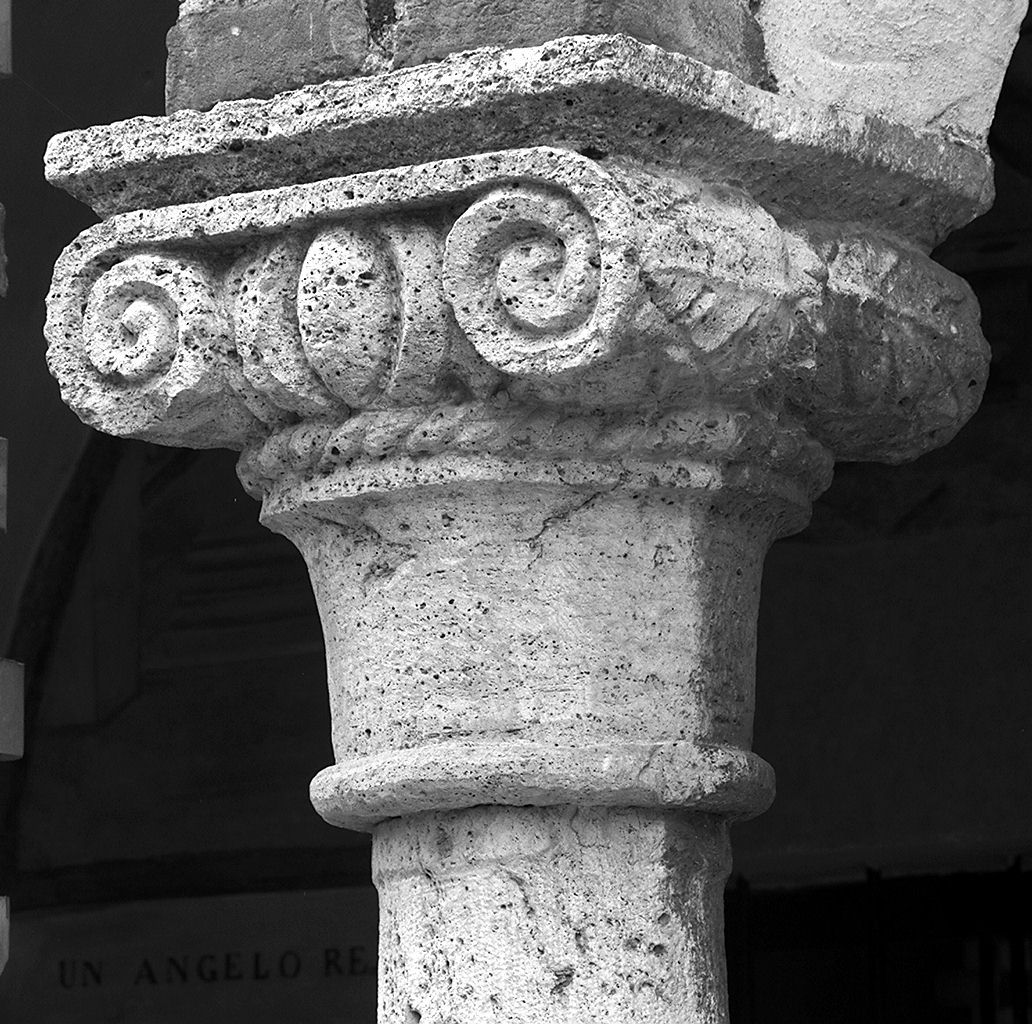 capitello, elemento d'insieme - ambito toscano (sec. XVI)