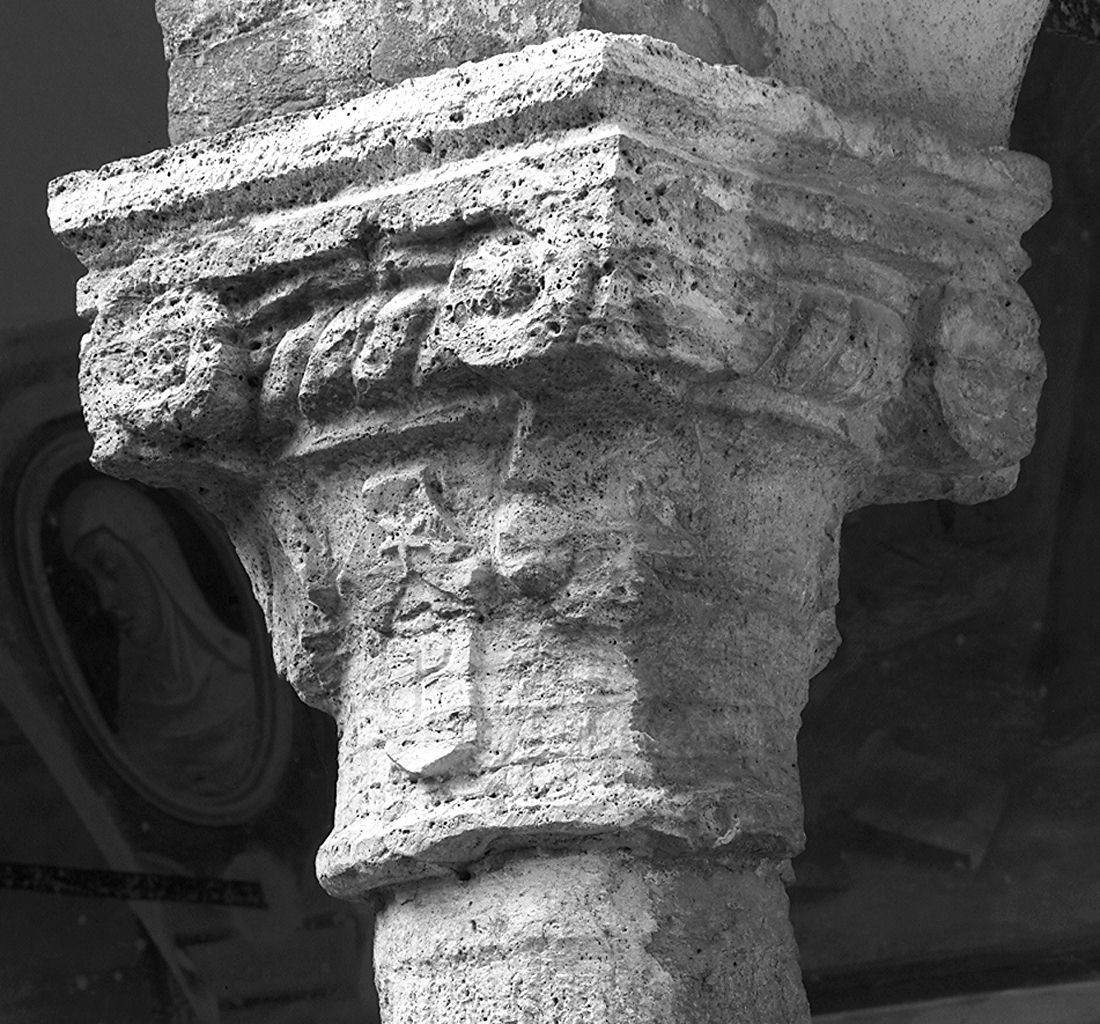 capitello, elemento d'insieme - ambito toscano (sec. XVI)