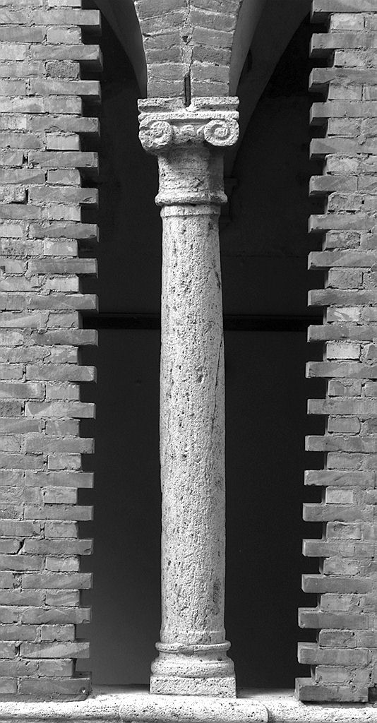 capitello, elemento d'insieme - ambito toscano (sec. XVI)