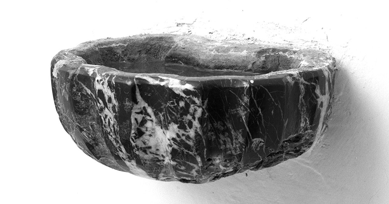 acquasantiera da parete - bottega toscana (sec. XVIII)