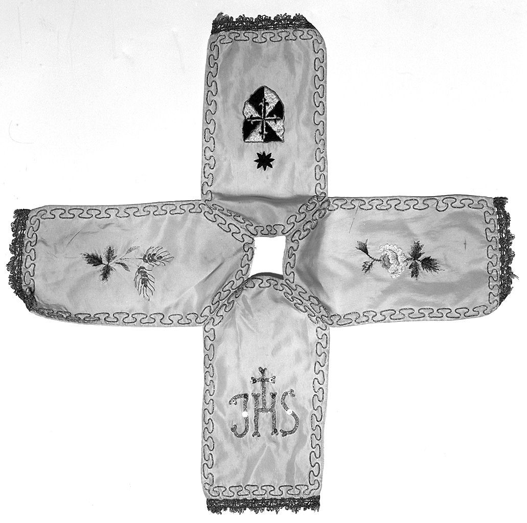 monogramma cristologico (conopeo di pisside) - manifattura italiana (prima metà sec. XX)