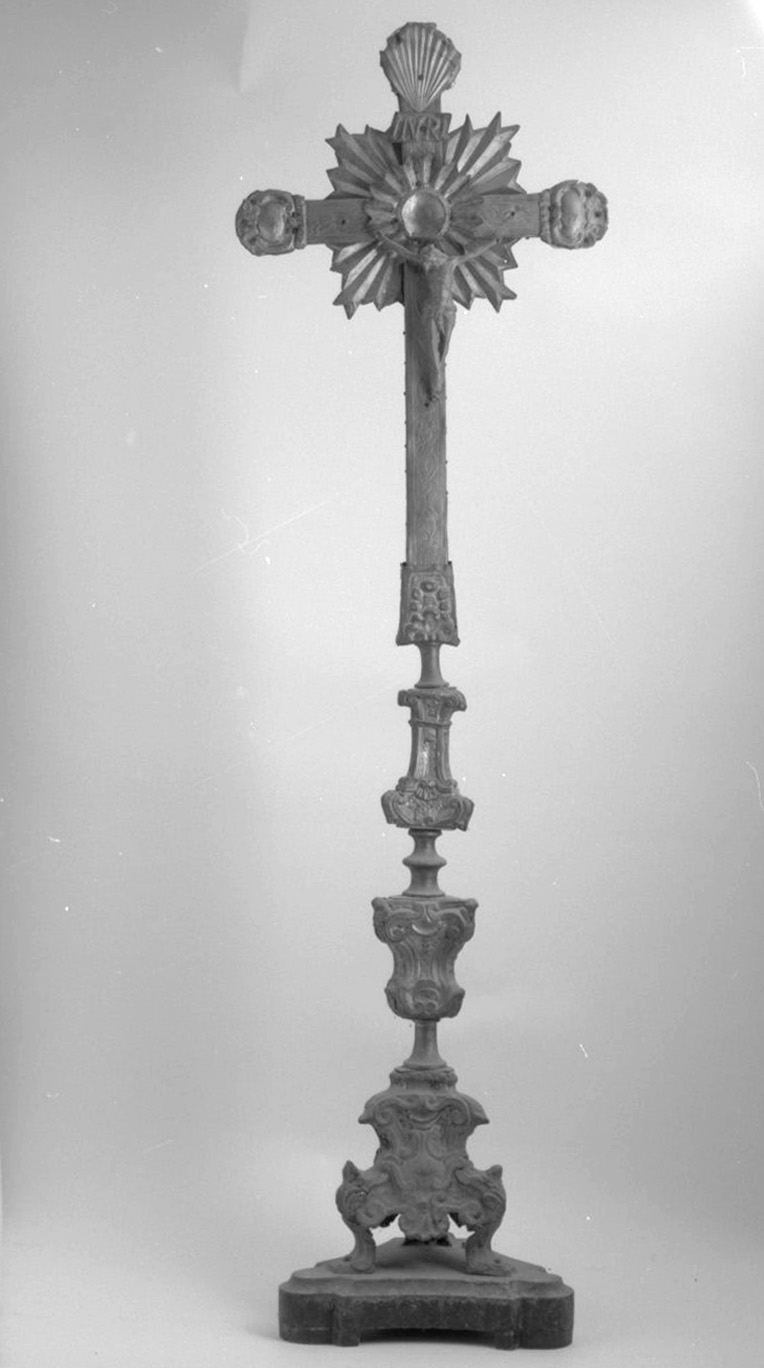 Cristo crocifisso (croce d'altare, elemento d'insieme) - bottega toscana (prima metà sec. XVIII)