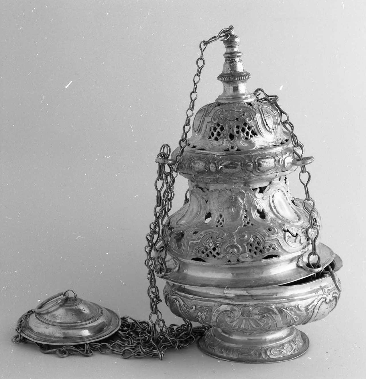 motivi decorativi vegetali (turibolo) di Bartolotti Giuseppe (bottega) (sec. XVIII)