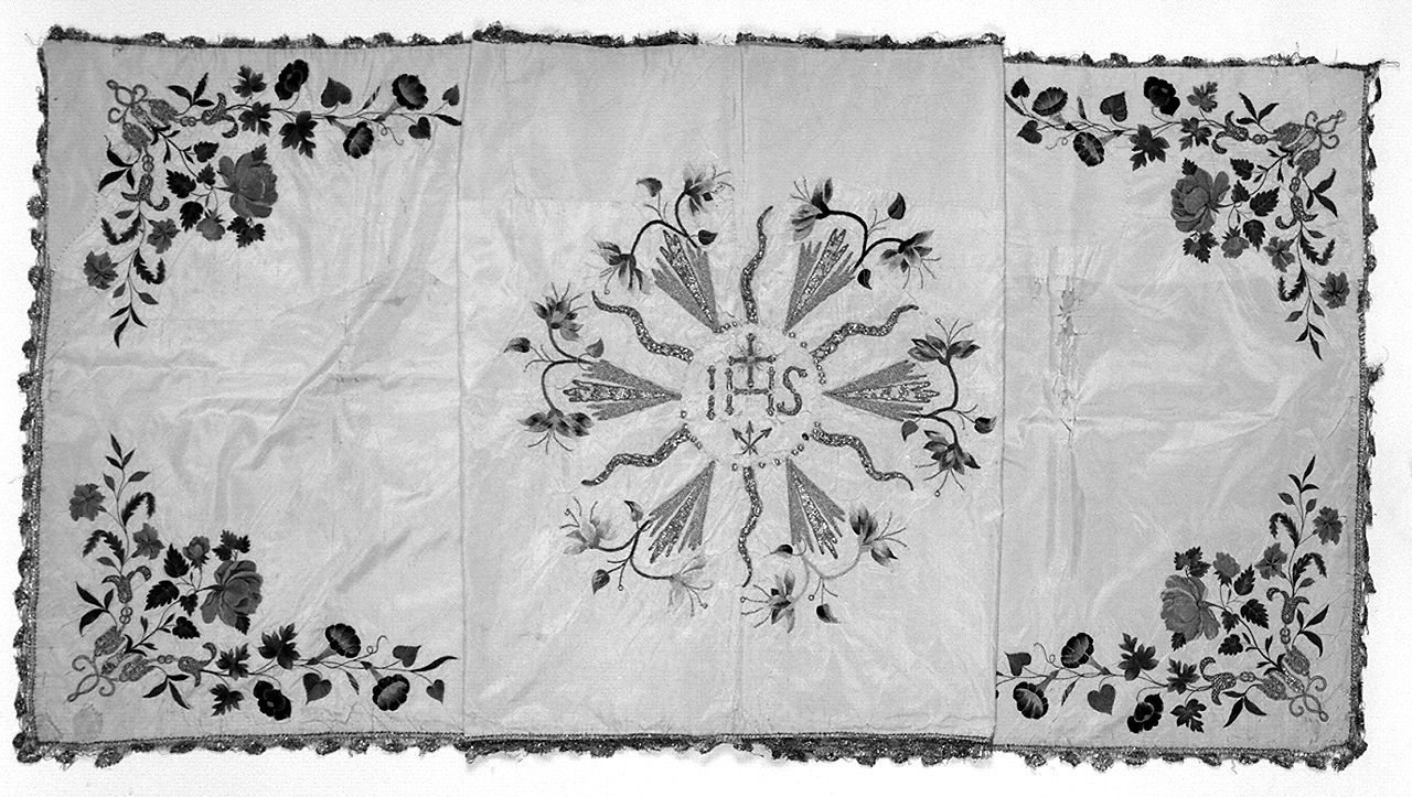 monogramma cristologico (velo omerale) - manifattura toscana (sec. XIX)