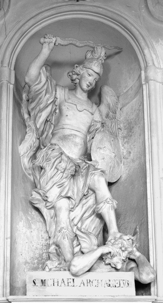 San Michele Arcangelo combatte Satana (statua, elemento d'insieme) di Mazzuoli Bartolomeo (sec. XVIII)