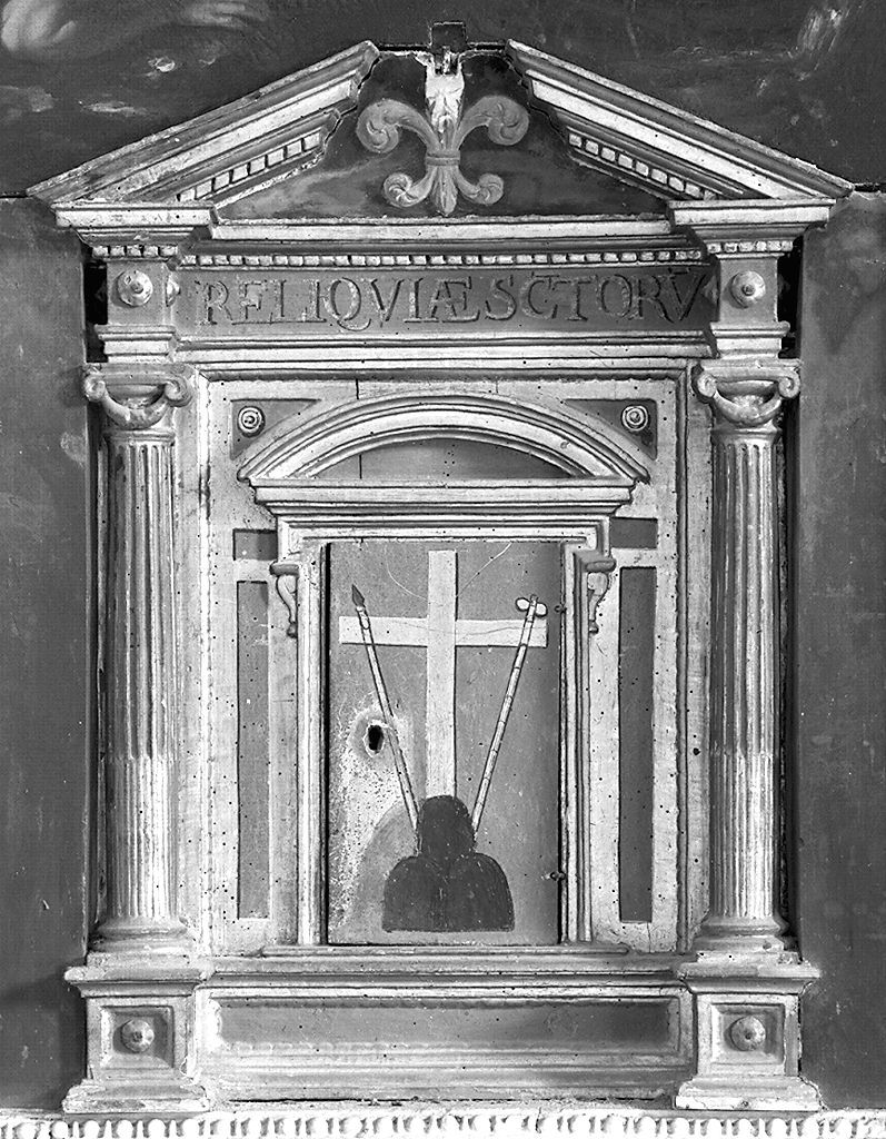 croce con simboli della Passione (reliquiario architettonico - a tempietto) - bottega toscana (secc. XVIII/ XIX)