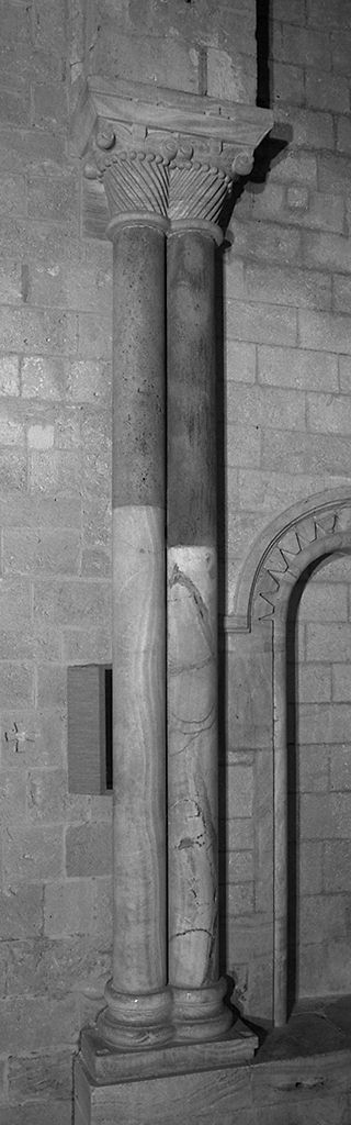 motivi decorativi geometrici (semicapitello, elemento d'insieme) - ambito lombardo (sec. XII)