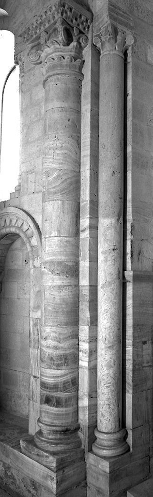 motivi decorativi vegetali stilizzati (capitello, elemento d'insieme) - ambito lombardo (sec. XII)