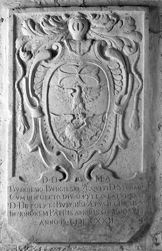 stemma gentilizio della famiglia Borghesi (lapide commemorativa) - manifattura senese (sec. XVII)