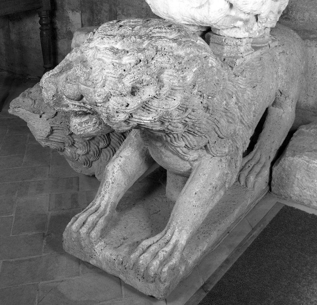 leone (scultura, elemento d'insieme) di Maestro di Cabestany (sec. XII)