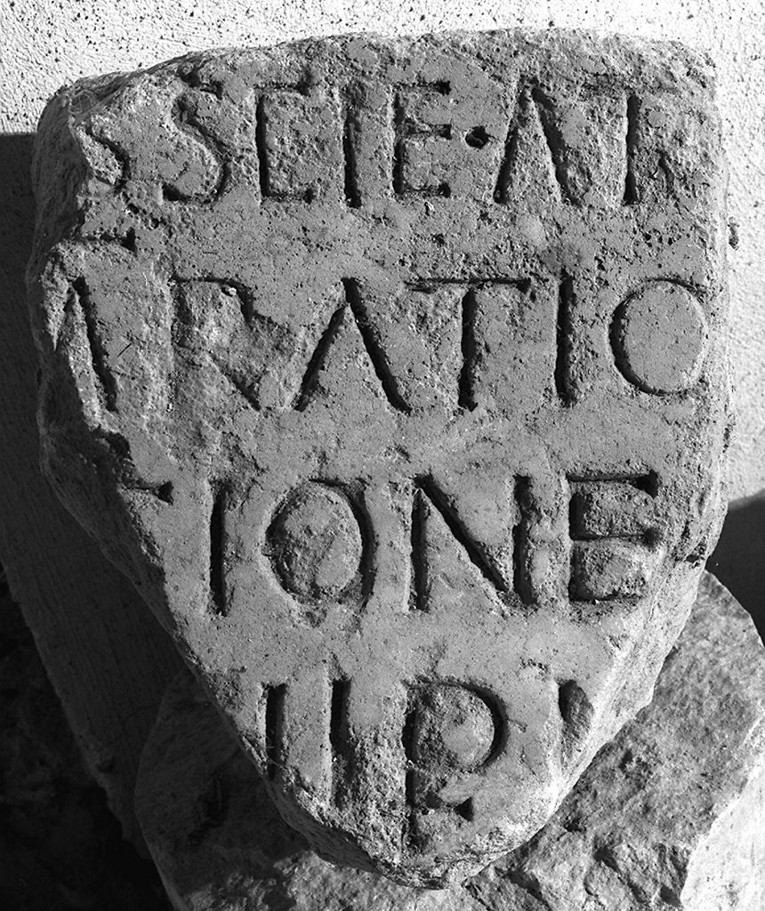 lapide, frammento - manifattura toscana (sec. XII)