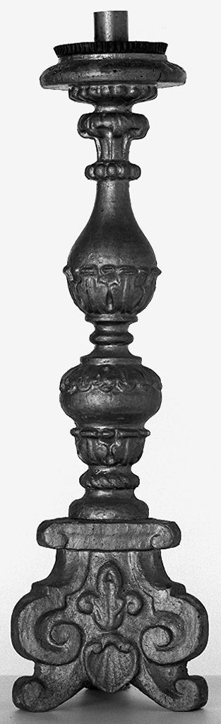 motivi decorativi vegetali (candeliere d'altare, serie) - produzione toscana (seconda metà sec. XVII)