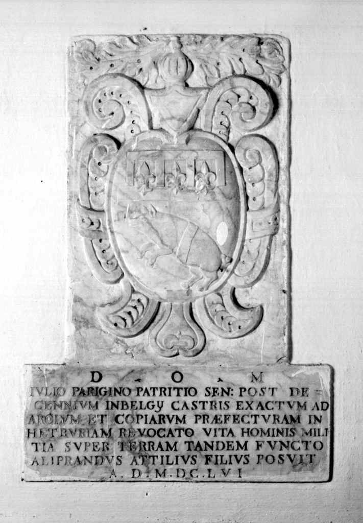 stemma gentilizio della famiglia Parigini (lapide) - bottega senese (sec. XVII)
