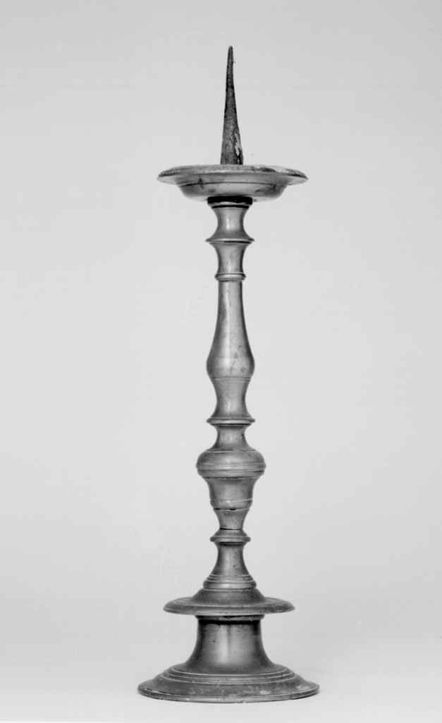 candeliere d'altare, serie - bottega toscana (prima metà sec. XVIII)