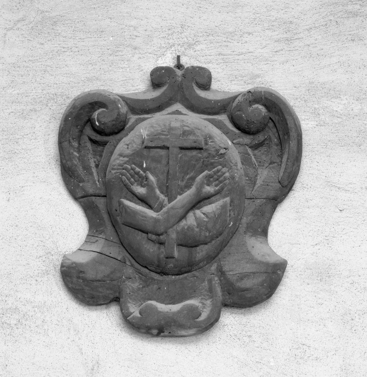 stemma dell'Ordine francescano (rilievo) - bottega senese (secc. XVI/ XVII)