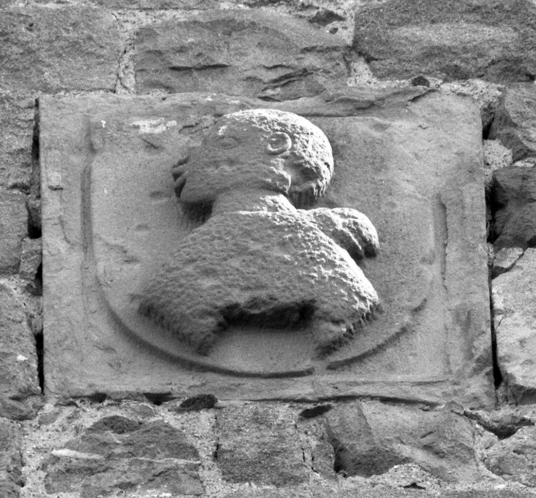 stemma gentilizio della famiglia Saracini (lapide) - bottega toscana (secc. XV/ XVI)