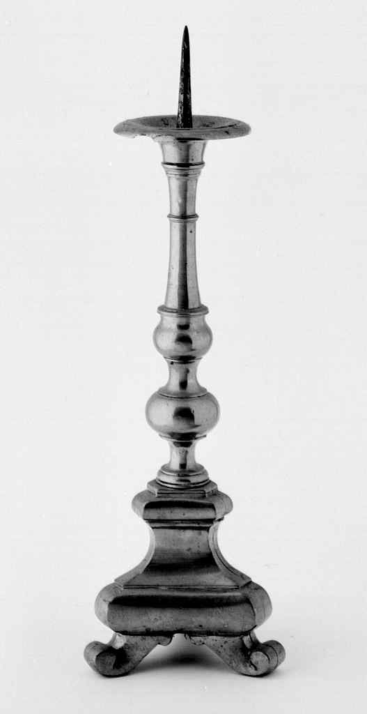 candeliere d'altare, serie - bottega toscana (prima metà sec. XVIII)