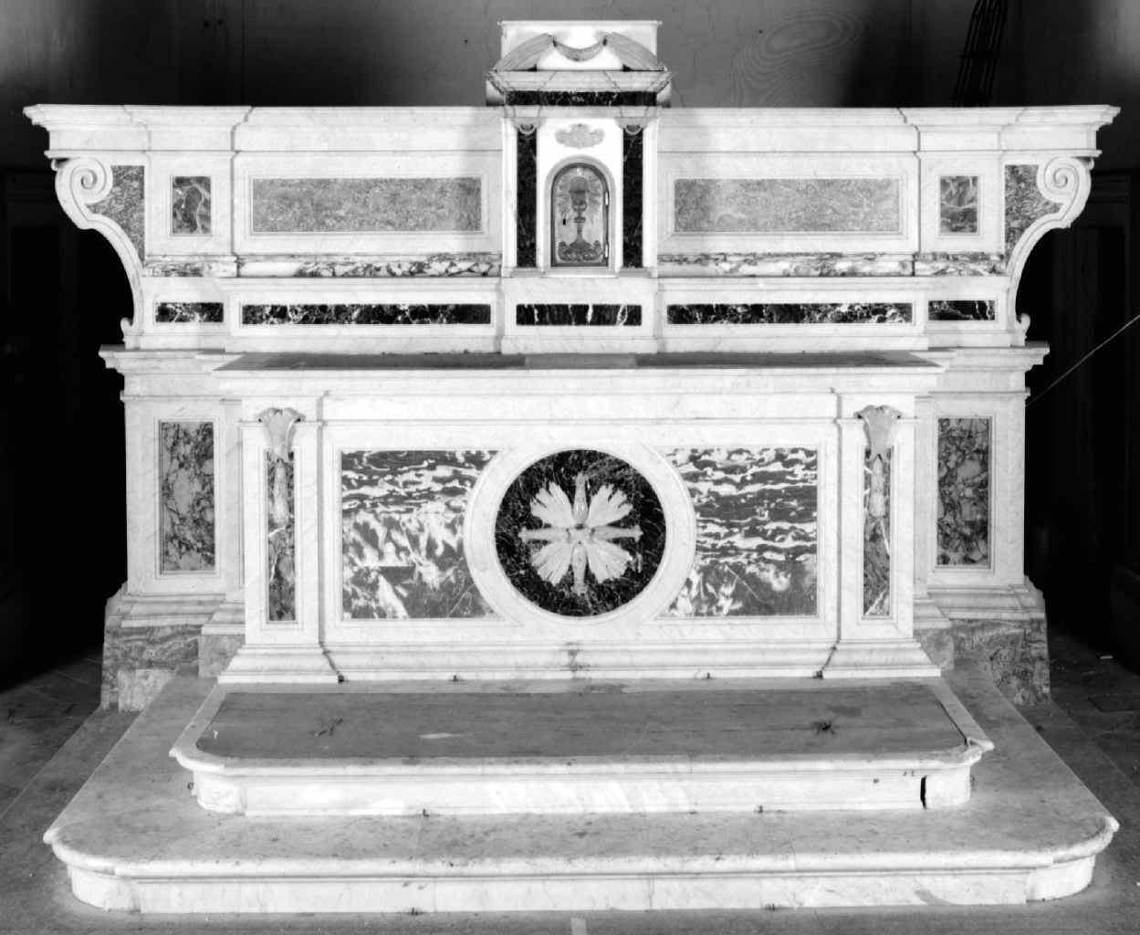croce raggiata (altare maggiore) di Bartolini Giovanni (sec. XVIII)